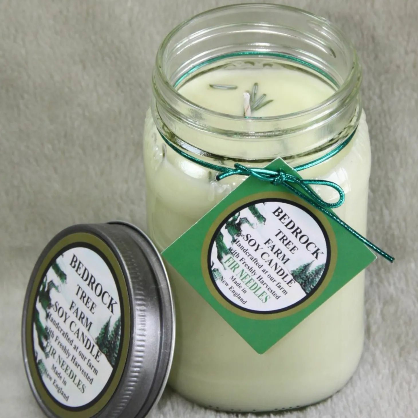 Bedrock Tree Farm 16 Oz Fir Needle Scented Christmas Candle MJ16NAT