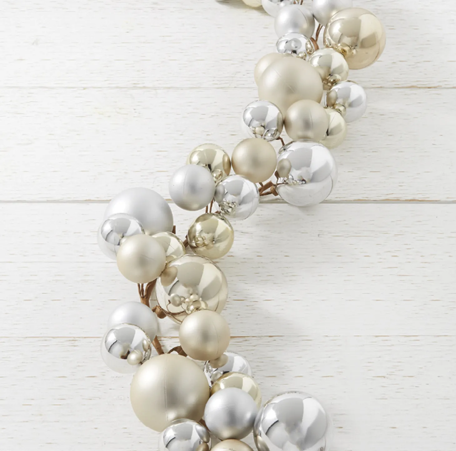 Raz 4' Champagne And Silver Ball Christmas Garland G4116150
