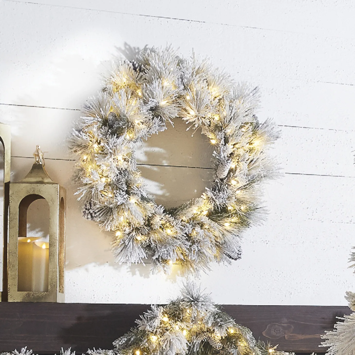 Raz 30" Pre-lit Flocked Pine Christmas Wreath With Warm White Lights W4052019