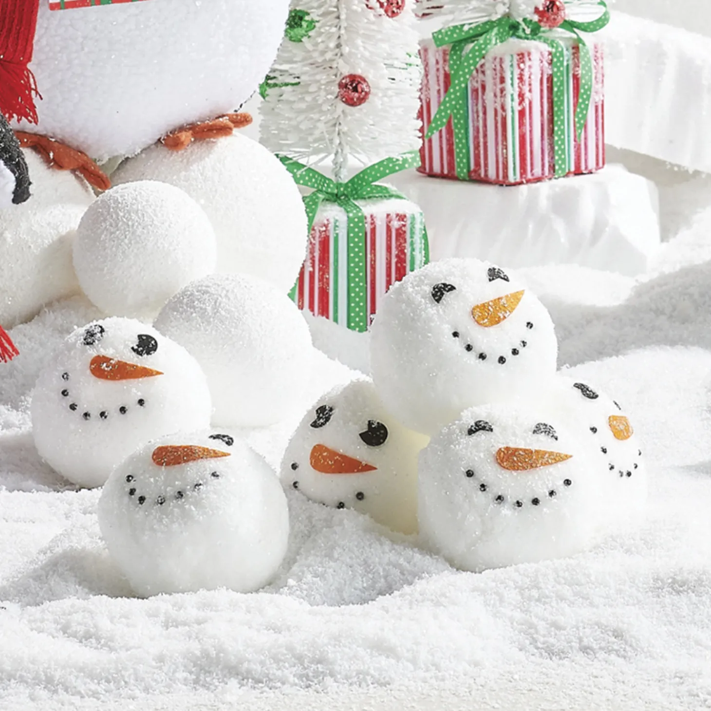 Raz Boxed Set Of Snowman Snowballs 4216161