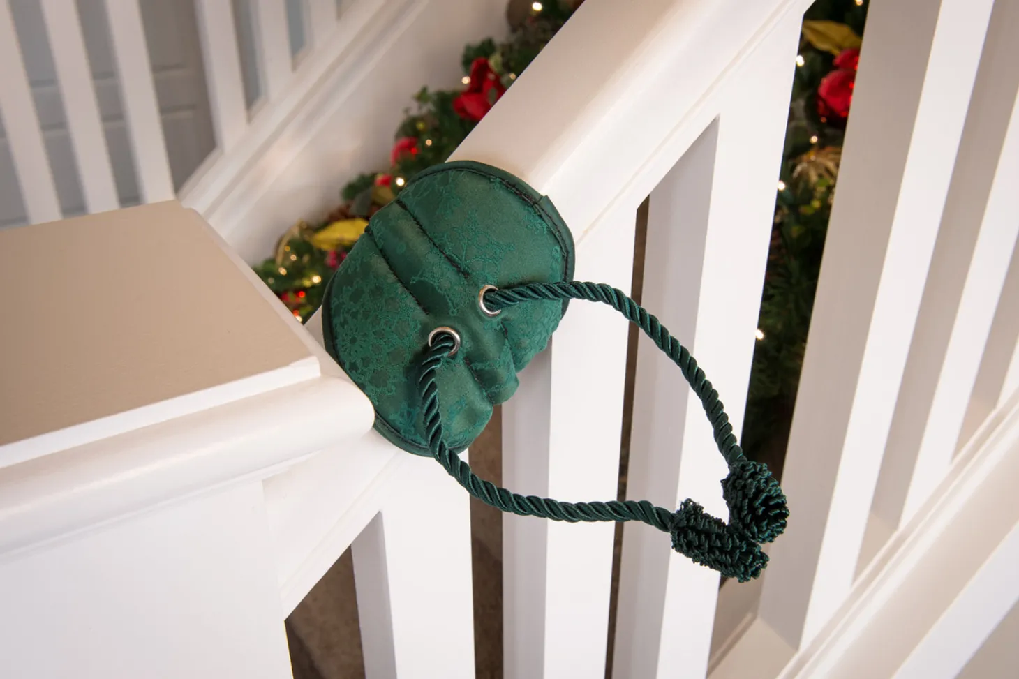 Village Lighting Bannister Protecting Garland Ties V-11099-DLX